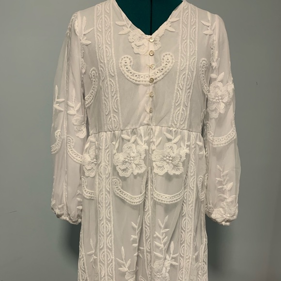 orange creek Dresses & Skirts - White dress, never worn